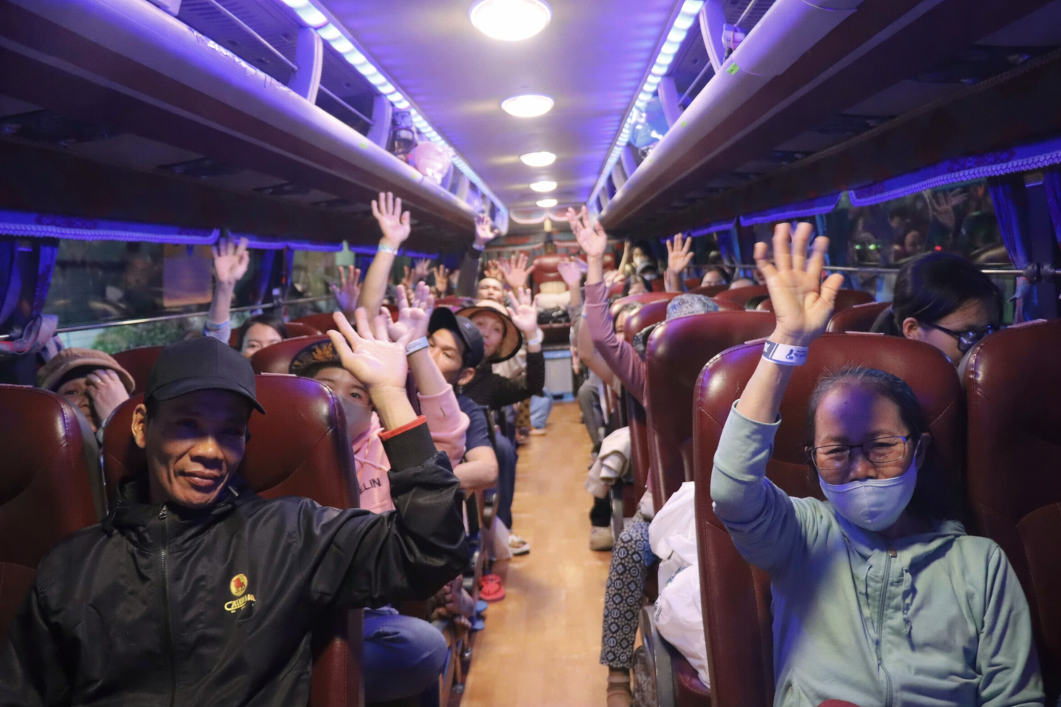 chuyen-xe-ve-que.png (2.12 MB)