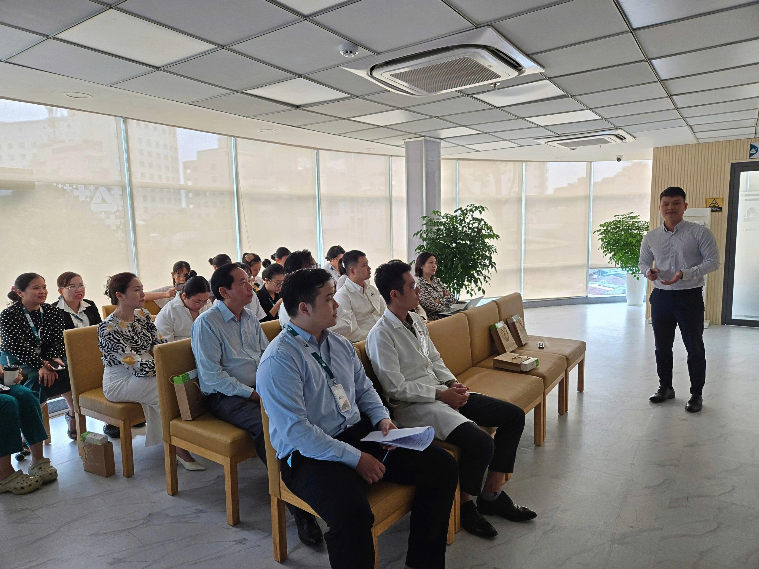 z7636098401135_421d216639e1c09acb0bd6ce19f252bb.jpg (882 KB)